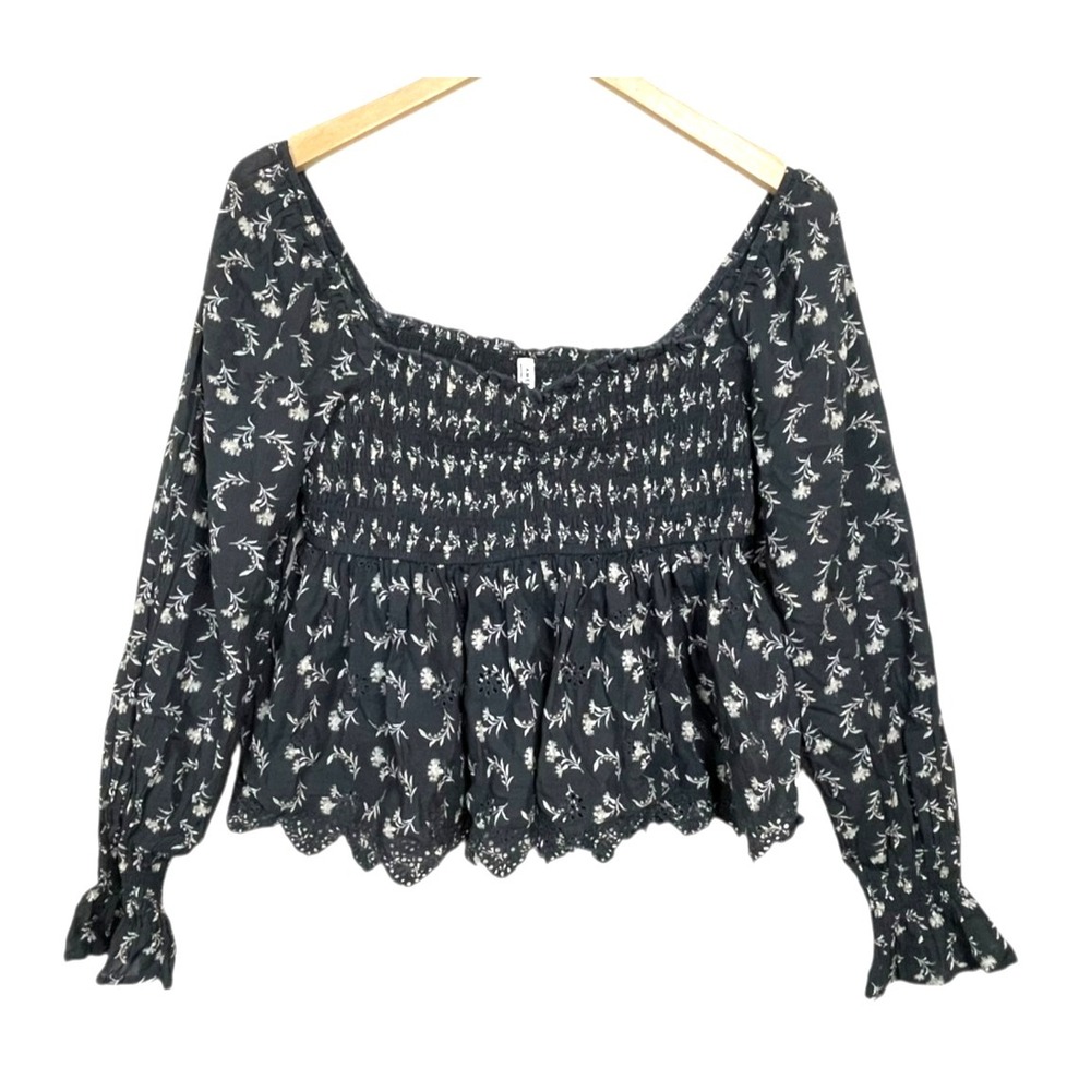 American‎ Eagle Crop Top Women M Dark Floral Smocked Eyelet Ruffle Puff Sleeve